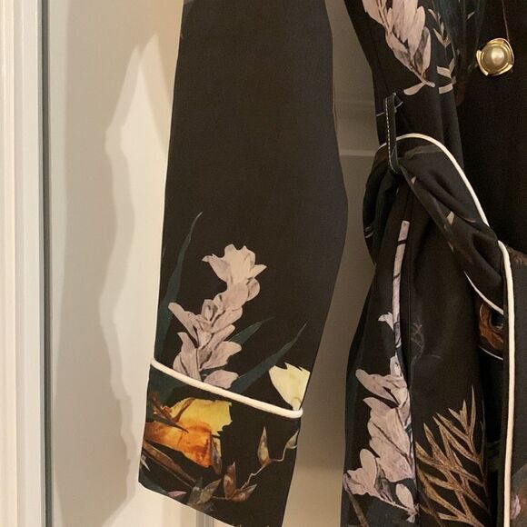 Size Small lightweight double breasted overcoat - Picture 4 of 7